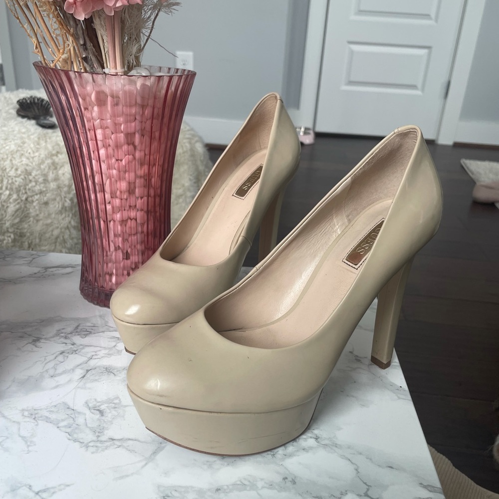 Guess pump heels nude